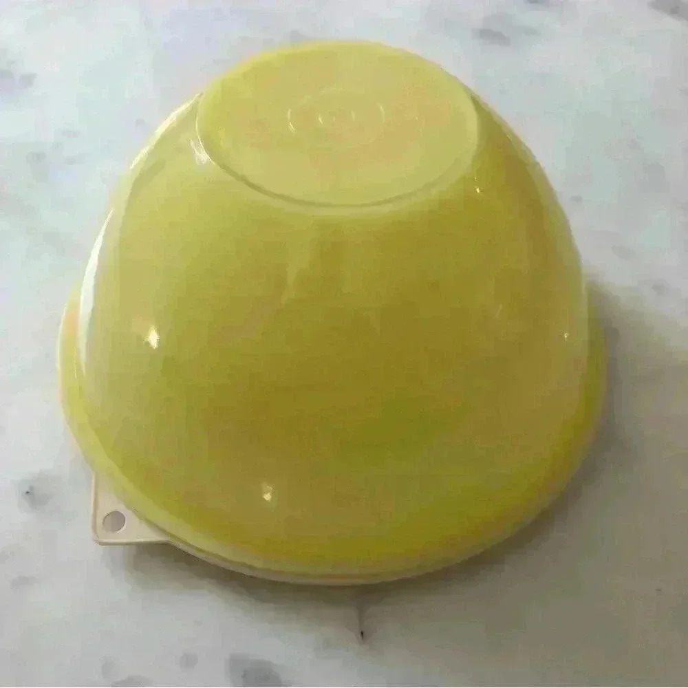 Vintage Tupperware bowl 235-29 in yellow with Frig-o-Seal replacement lid